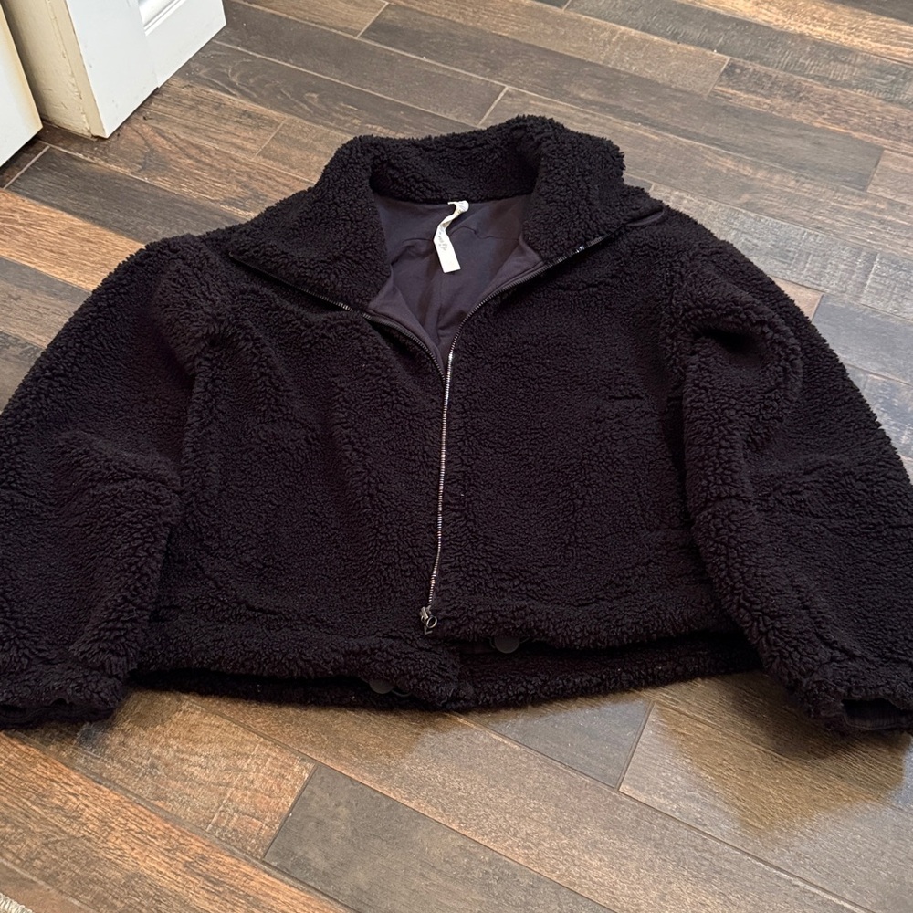 Lululemon Cinchable Sherpa Jacket - Picture 4 of 7